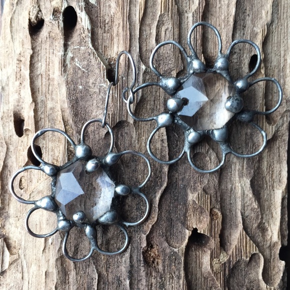 Hand designed Tiffany-style Metalwork earrings - Picture 1 of 1